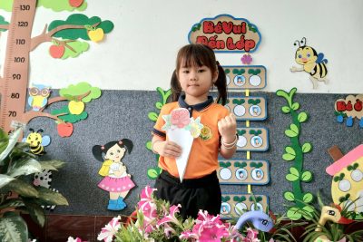 Hoạt động: “Món quà tặng mẹ nhân ngày 8/3”