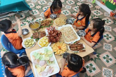 Hoạt động: Liên hoan tiệc buffet-lớp 3TC5