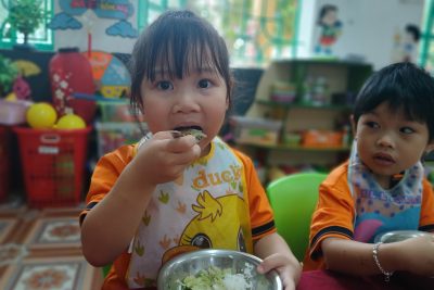 Hoạt động ăn trưa lớp 3TC3