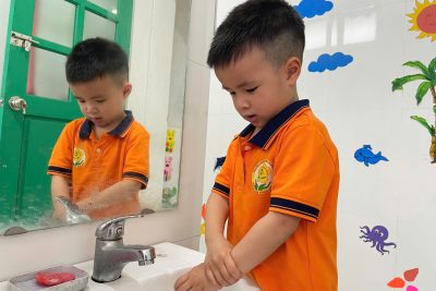 Hoạt động vệ sinh rửa tay, rửa mặt – lớp 3TC5