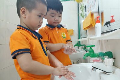 MỘT SỐ BỆNH THƯỜNG GẶP Ở TRẺ VÀO MÙA HÈ