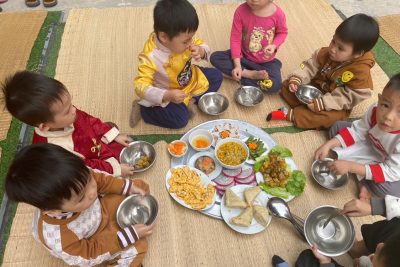 Hoạt động trải nghiệm mâm cơm truyền thống ngày tết lớp 4TB2